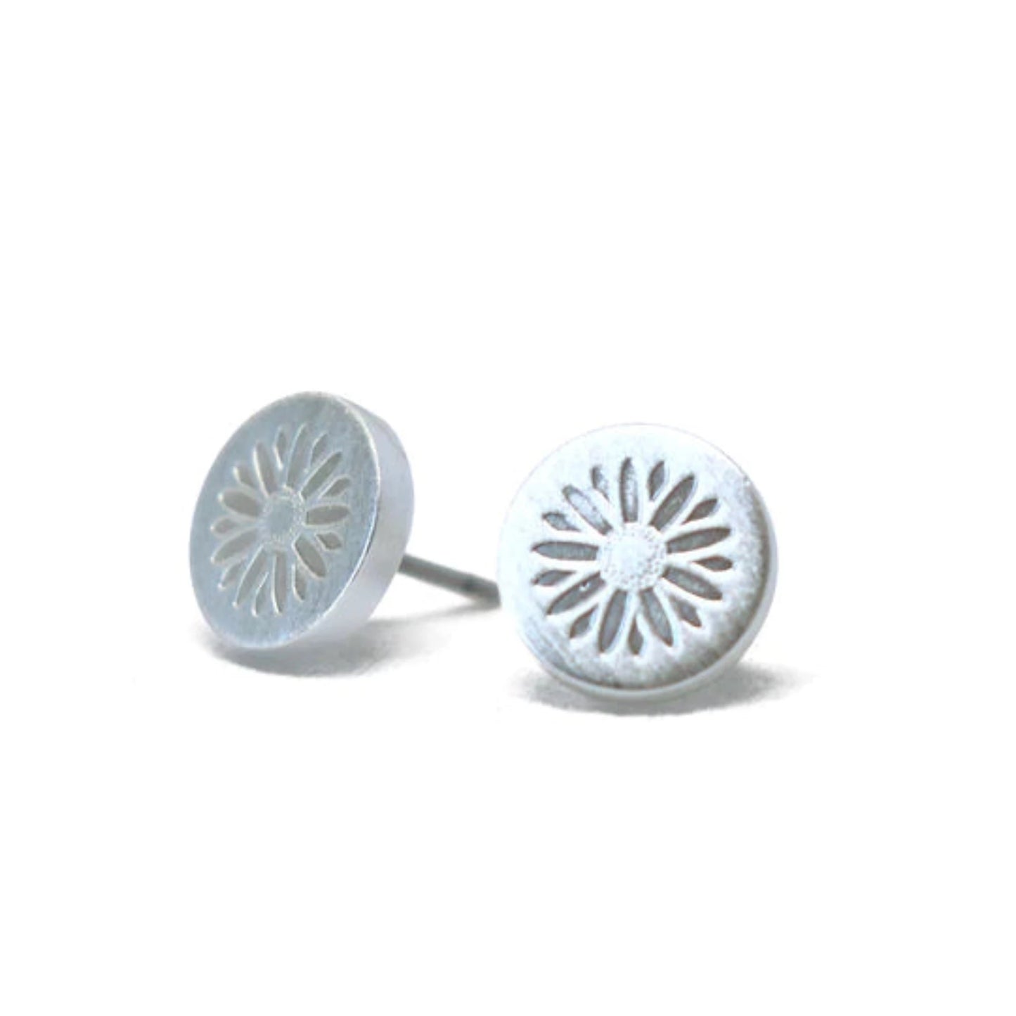 Mountain Daisy Silver Earrings